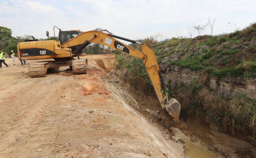 jacarei-avanca-com-obras-na-rua-helgoland-para-canalizacao-e-prevencao-de-enchentes