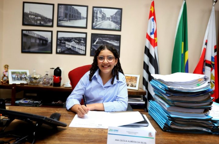 jacarei-tem-prefeita-mirim-estudante-de-11-anos-vive-um-dia-como-chefe-do-executivo