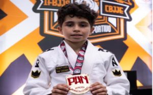 jovem-de-pindamonhangaba-conquista-ouro-no-pan-americano-kids-e-no-curitiba-international-de-jiu-jitsu