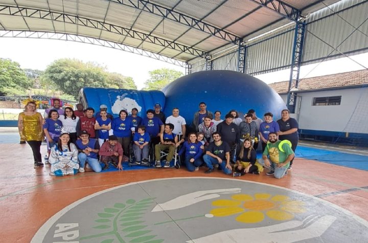 projeto-astronomia-no-sitio-leva-planetario-a-estudantes-da-apae-taubate
