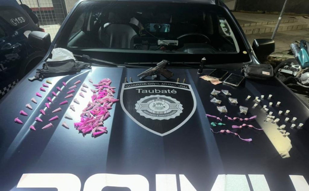 ronda-da-gcm-prende-dupla-armada-com-drogas-apos-perseguicao-em-taubate