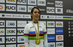sabrina-custodia-de-sao-jose-dos-campos-conquista-medalha-de-ouro-e-quebra-recorde-no-mundial-de-ciclismo-paralimpico