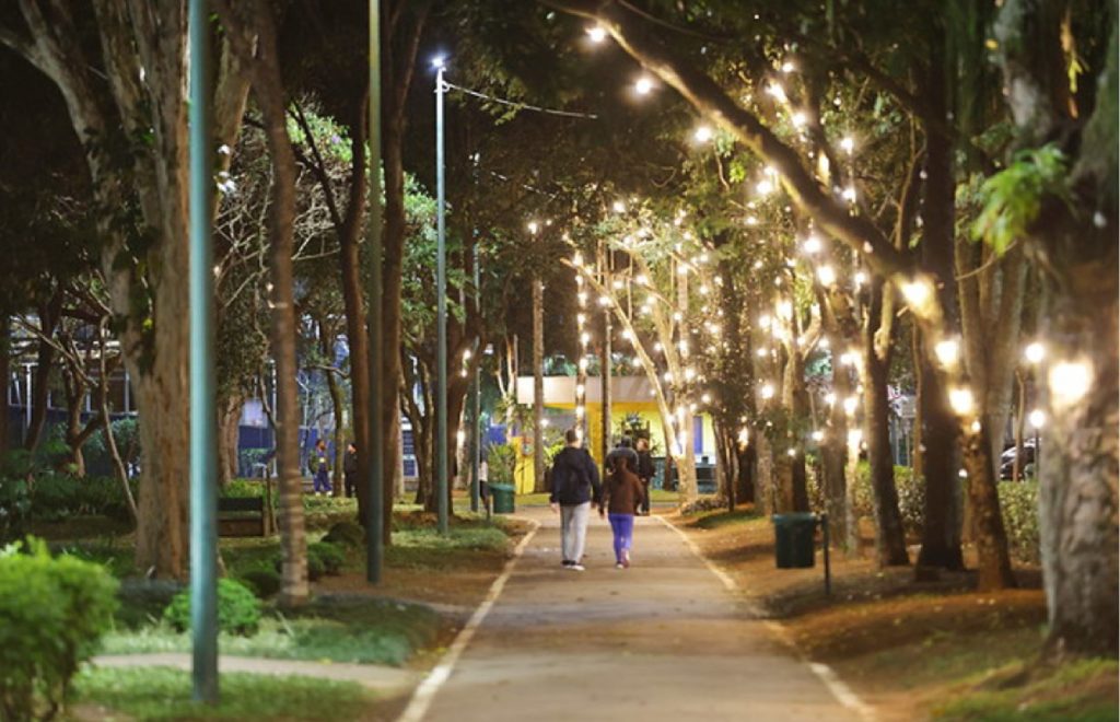 sao-jose-dos-campos-inicia-instalacao-da-iluminacao-de-natal-2025