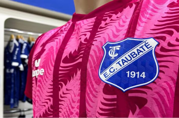 taubate-lanca-camisa-especial-em-apoio-ao-outubro-rosa