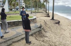 caraguatatuba-realiza-vistoria-tecnica-para-avaliar-erosao-costeira-em-praias-e-no-molhe-do-juqueriquere