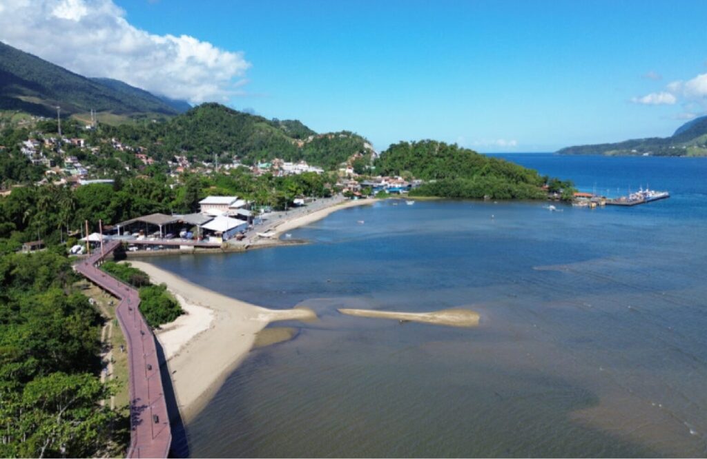 corpo-e-encontrado-em-embarcacao-abandonada-na-regiao-da-barra-velha-em-ilhabela