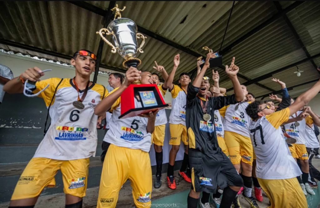 lavrinhas-conquista-titulo-da-copa-piquete-de-futebol-sub-14