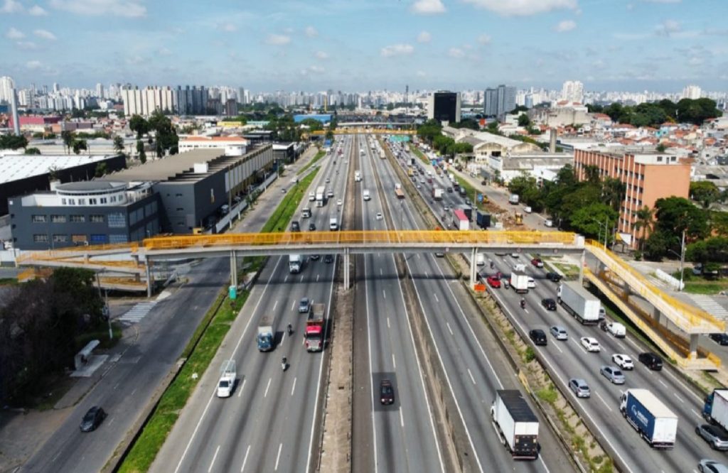 rodovias-via-dutra-e-rio-santos-devem-receber-mais-de-17-milhao-de-veiculos-no-feriado-da-consciencia-negra