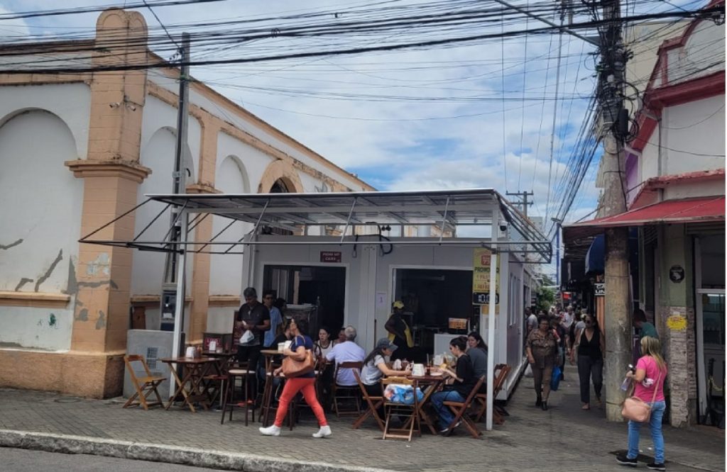 sao-jose-dos-campos-inicia-transferencia-de-comerciantes-do-mercadao-para-conteineres-temporarios