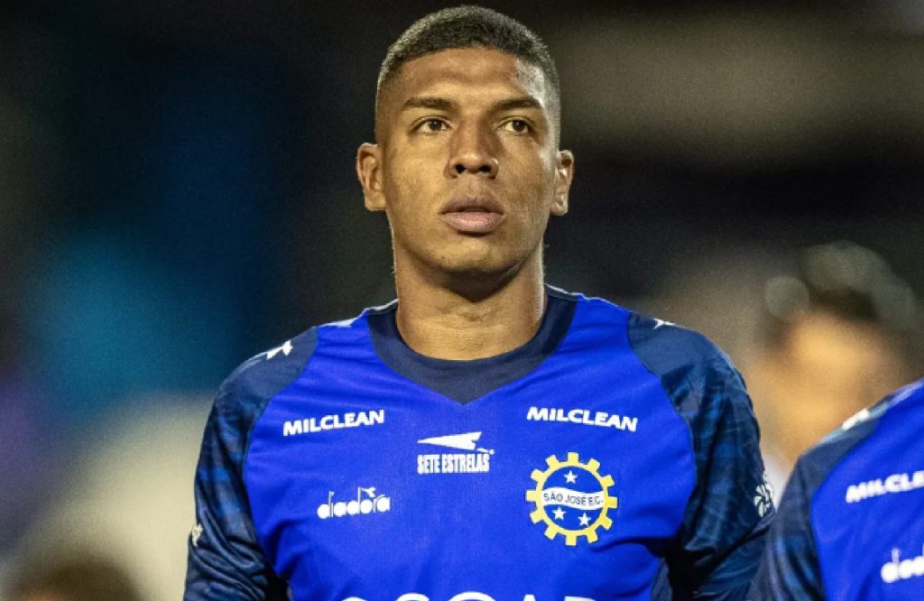sao-jose-e-c-renova-contrato-do-volante-luis-otavio-para-a-serie-a2-de-2026
