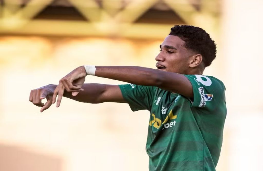 taubate-anuncia-atacante-macario-como-novo-reforco-para-a-serie-a2-do-paulistao-2026