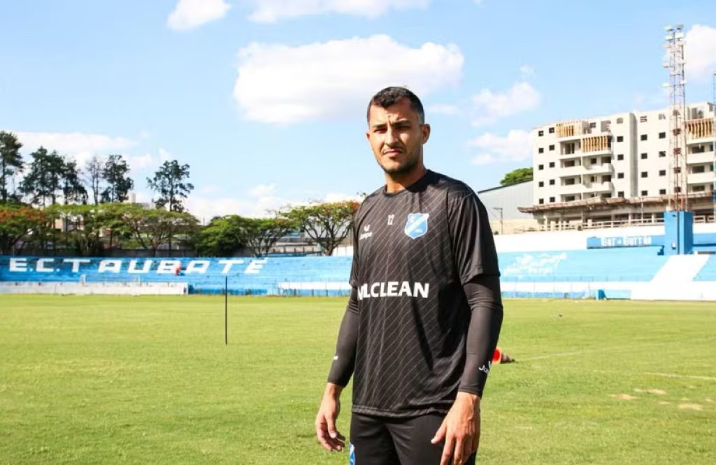 taubate-anuncia-contratacao-do-goleiro-adilson-junior-para-a-disputa-da-serie-a2