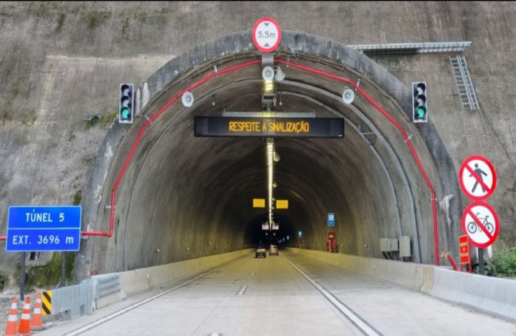 tuneis-da-serra-nova-da-tamoios-serao-fechados-para-manutencao-nesta-quinta-06