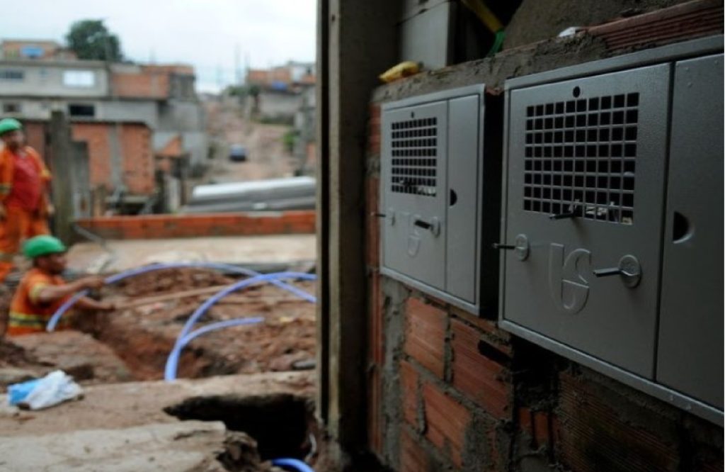 vila-sahy-recebe-mutirao-da-sabesp-para-ampliar-acesso-a-agua-tratada-e-coleta-de-esgoto-em-sao-sebastiao