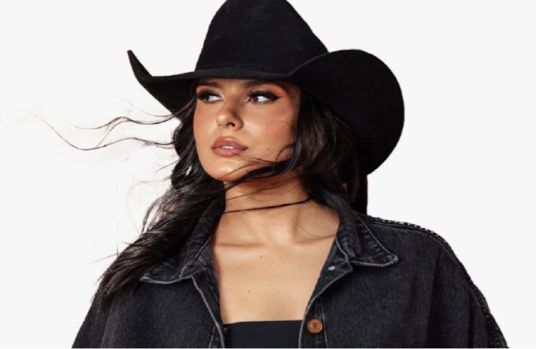 Ana Castela se apresenta em São Sebastião e movimenta o fim de semana no Litoral Norte