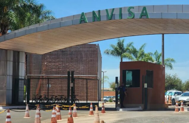 Anvisa manda recolher lote do chocolate Laka e suspende glitter da Flex Fest