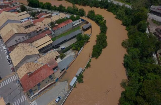 São Luiz do Paraitinga monitora rio às vésperas do Carnaval e mantém cidade em alerta