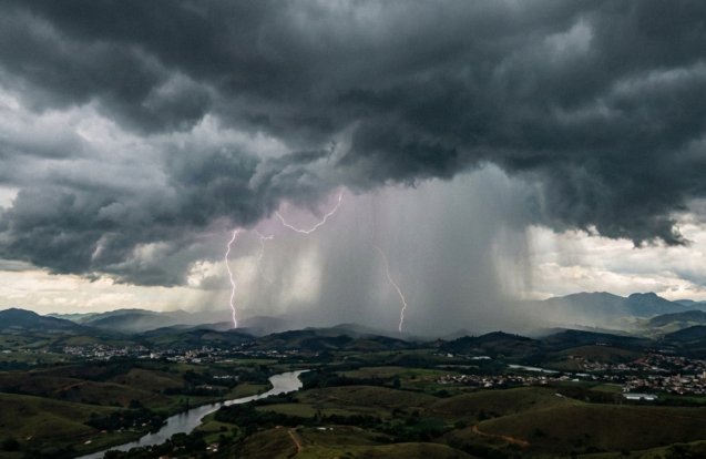 Após fim de semana com chuvas, previsão indica mais temporais no Vale do Paraíba e região