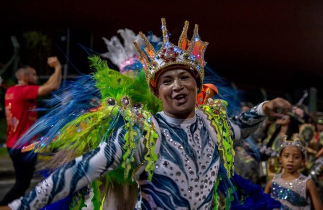 Carnaval da Nossa Gente 2026 tem blocos nos bairros e desfile das escolas em Jacareí