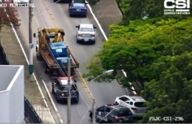 PM recupera caminhão furtado em São José com apoio do CSI