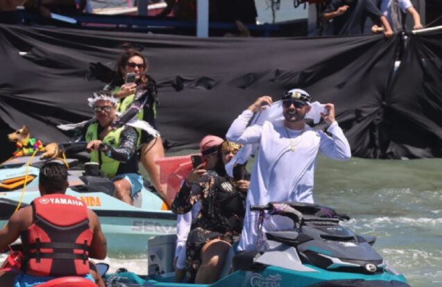 São Sebastião realiza o 33º Carnamar, maior Carnaval no mar do Estado de São Paulo
