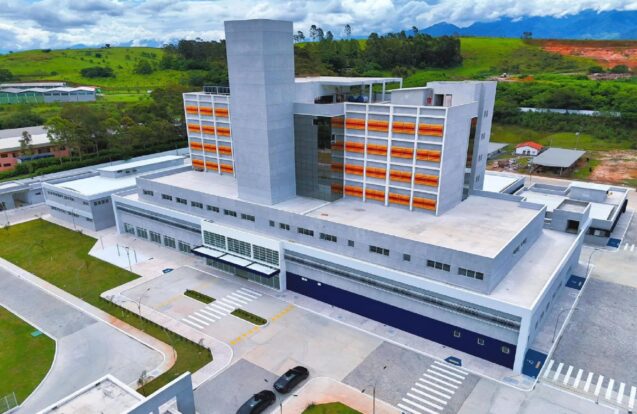 Tarcísio de Freitas e Felicio Ramuth inauguram Hospital Regional em Cruzeiro