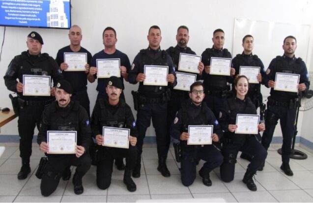 Taubaté homenageia 12 guardas por ocorrências de destaque