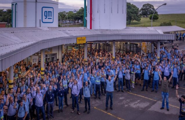 Trabalhadores da GM pedem abertura de PDV em São José dos Campos