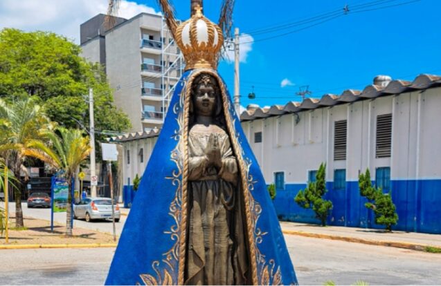 ✨ Nova arte de Nossa Senhora Aparecida é instalada em avenida de Aparecida e vira novo ponto para fotos