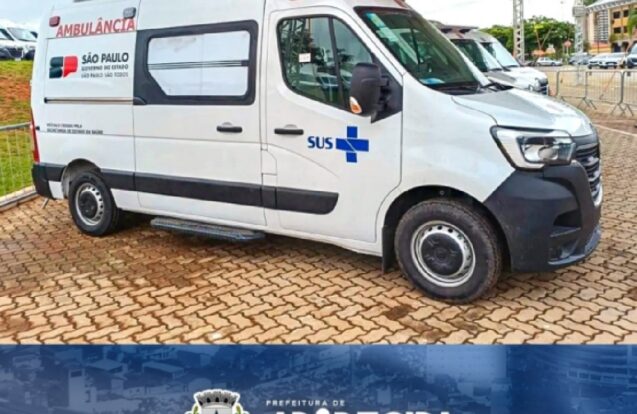 Aparecida recebe nova van para transporte de pacientes do SUS