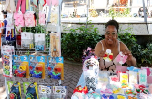 Feira dos Trilhos movimenta o centro de Jacareí neste sábado