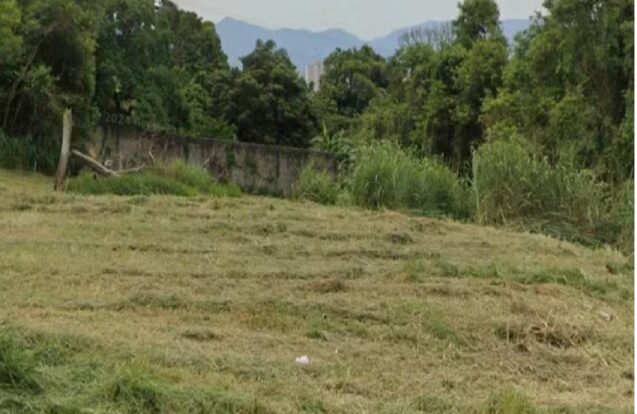 🚨 Corpo é encontrado em área de mata e caso é investigado em Taubaté