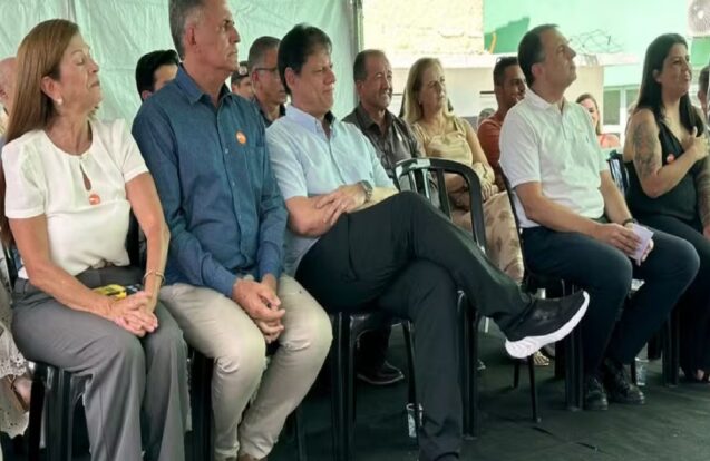 Governador critica “liderança envelhecida” durante agenda em Monteiro Lobato