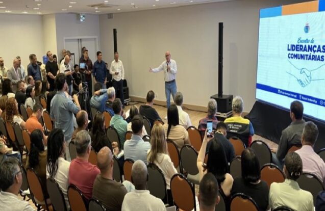 Pindamonhangaba reúne lideranças para aproximar comunidade da Prefeitura