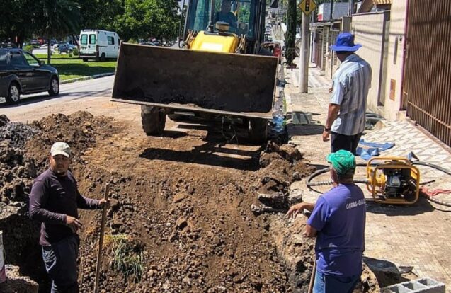 Taubaté intensifica manutenção em redes de drenagem em vários bairros