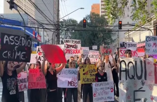 Estudantes protestam na Unesp em São José após denúncia de violência sexual
