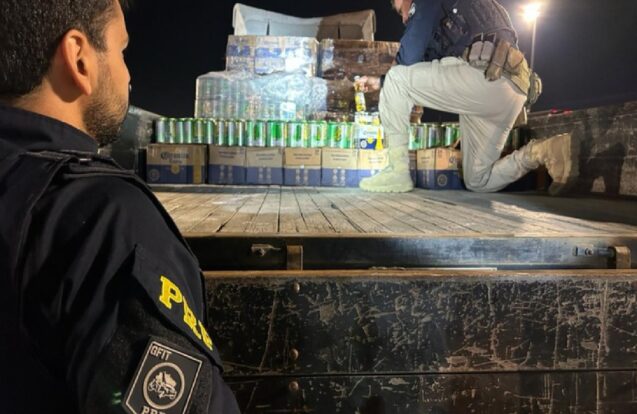 PRF apreende carga de cerveja e energético irregular na Dutra em Jacareí