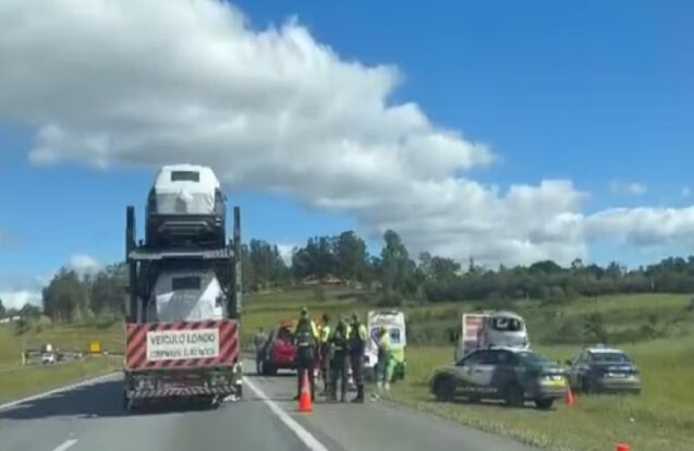 Capotamento na Carvalho Pinto deixa jovem em estado grave em São José dos Campos