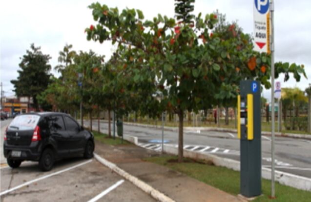 Jacareí inicia modernização da Zona Azul e libera estacionamento gratuito temporariamente