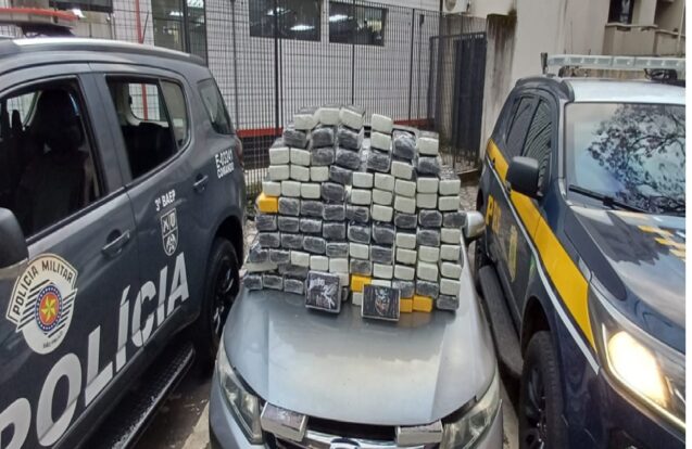 PRF apreende mais de 100 kg de cocaína após perseguição na Dutra em Taubaté