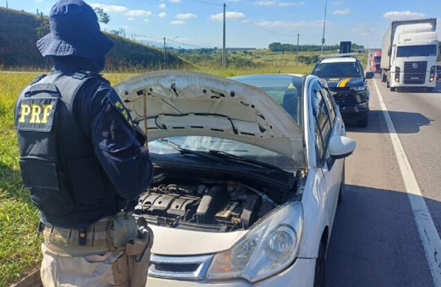 PRF prende homem procurado pela Justiça e encontra carro clonado em São José dos Campos