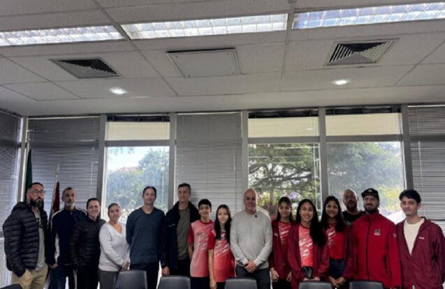 Pindamonhangaba homenageia atletas após conquistas no Pan-Americano de Taekwondo