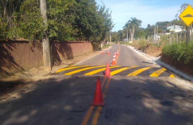 Taubaté instala 16 lombadas na estrada Sete Voltas para reforçar segurança