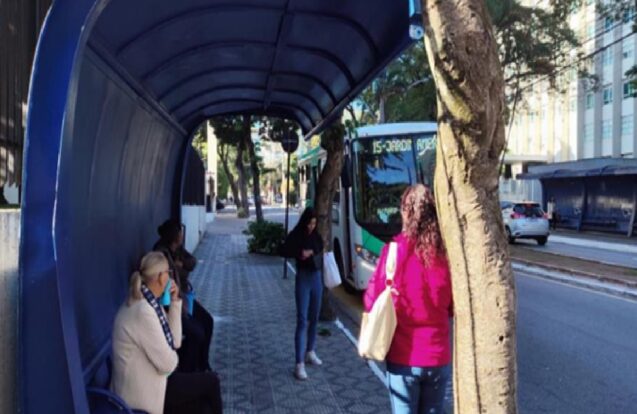 Taubaté instala novo abrigo de ônibus próximo ao Hospital Regional