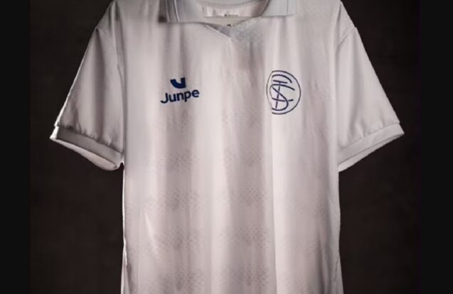 Taubaté lança camisa especial para celebrar os 100 anos do título paulista do interior
