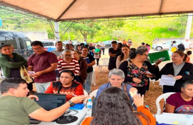 Aparecida entrega escrituras definitivas para 115 famílias do São Francisco