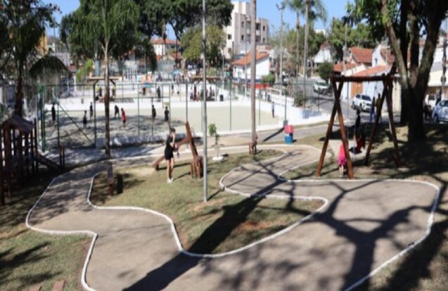 Praça Coelho Neto é revitalizada e ganha nova área de lazer em Guaratinguetá