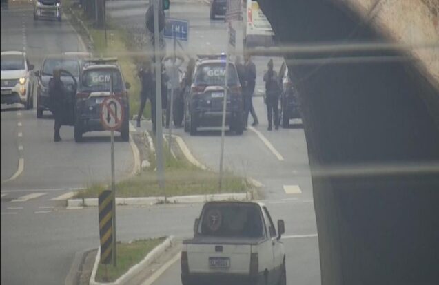 Taubaté localiza carro ligado a golpe contra idosa após alerta de câmeras