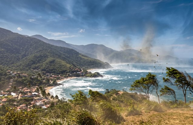 Vale do Paraíba e Litoral Norte entram em alerta para ventos fortes e baixa umidade neste fim de semana