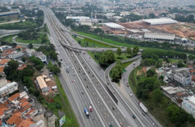 Dutra e Rio-Santos devem receber mais de 1,6 milhão de veículos no feriado